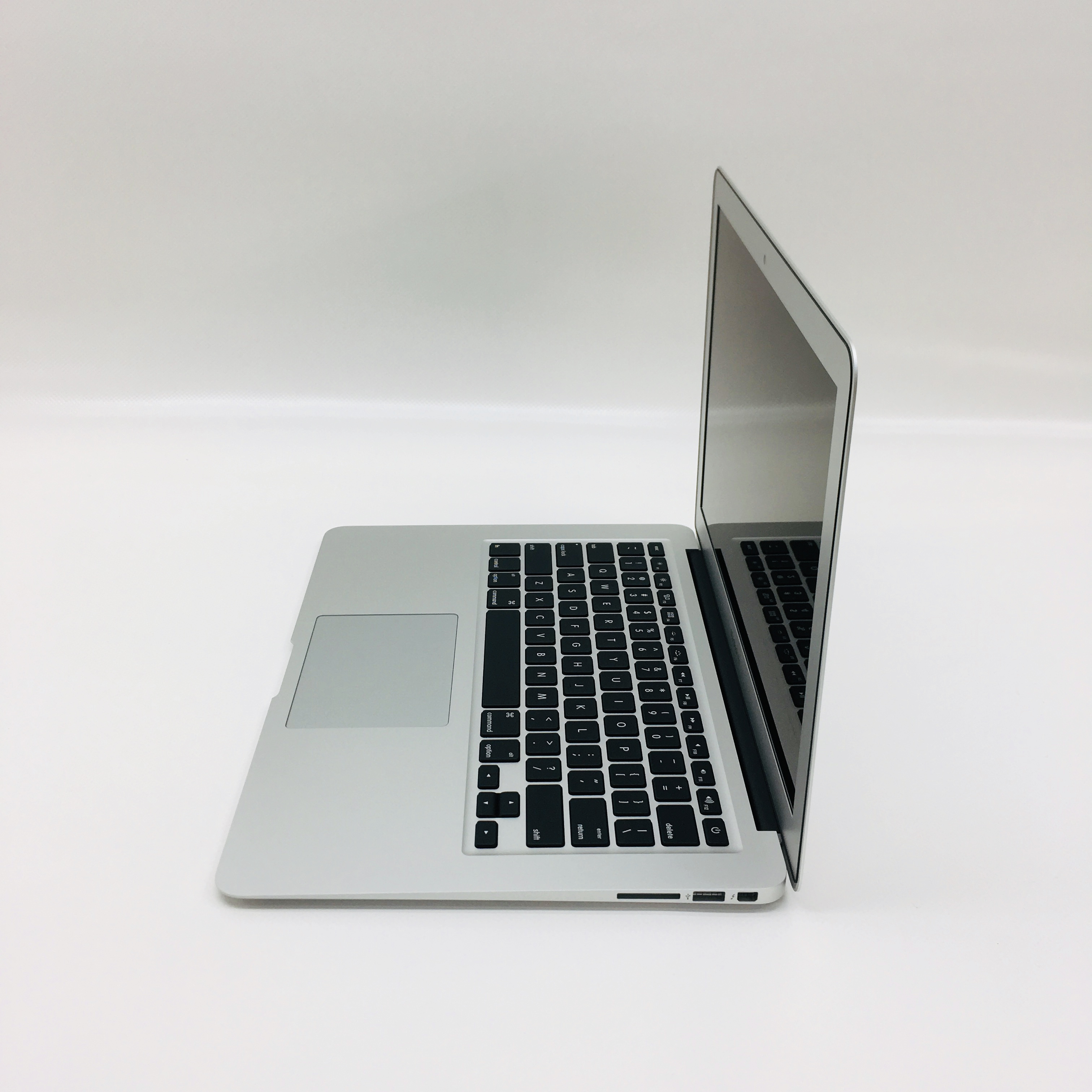 Refurbished MacBook Air 13" Intel Core i5 1.8 GHz / 8 GB RAM / 256 GB